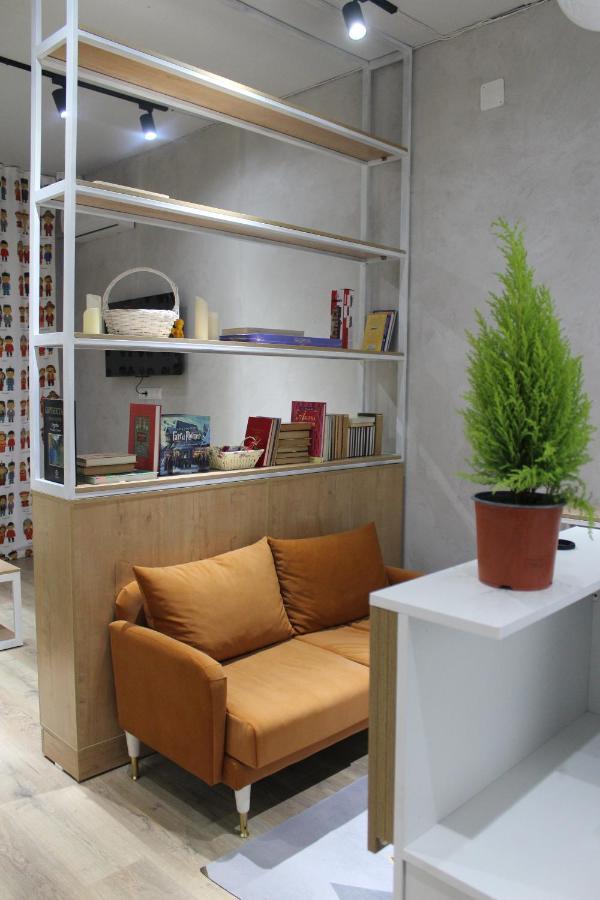 Izzzi Hostel Bishkek Exterior photo